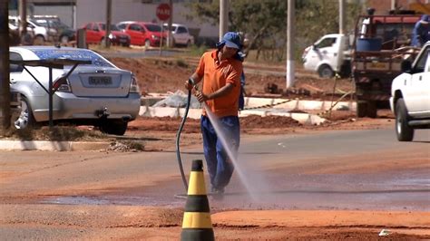 Água é artigo de luxo em época de seca no DF Bom Dia DF G1