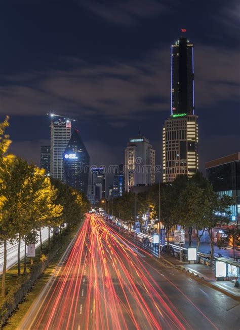 Rascacielos Hoteles Y Edificios De Oficinas Modernos En Levent