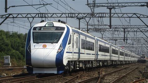 Back To Back Vande Bharat Express Crossing Jalna Mumbai