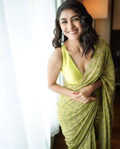 Mrunal Thakurs Mesmerizing Looks Mrunal Thakurs Mesmerizing Looks