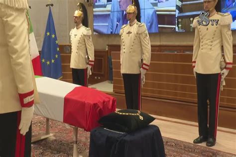 Funerali Giorgio Napolitano Il Feretro Lascia Montecitorio Video