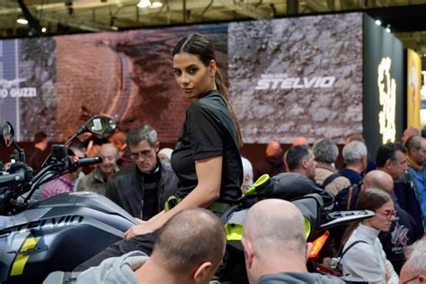 Una Giornata Con Le Ragazze Di Eicma Dueruote