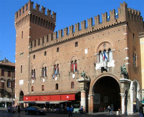 Ferrara City Hall in Italy image - Free stock photo - Public Domain