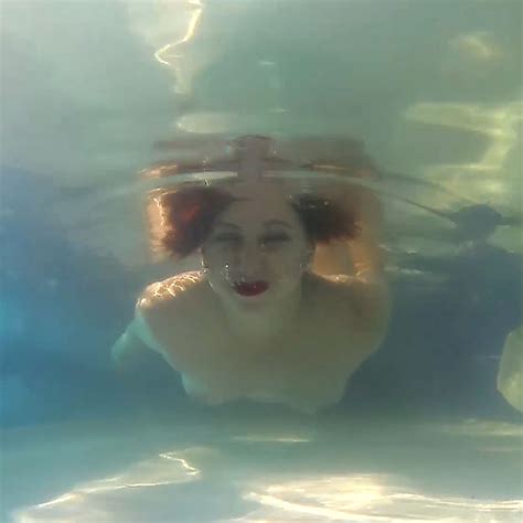Underwater Pussy Show Mermaid Fingering Masturbation 2 XHamster