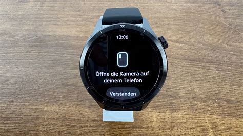 Smartwatches automatically update for the local time ny usa 37