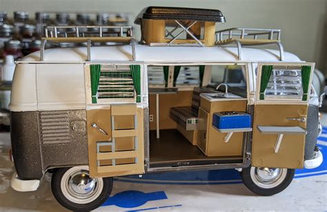 VW T1 Van Camper Plastic Model Vehicle Kit 1 24 Scale 7674