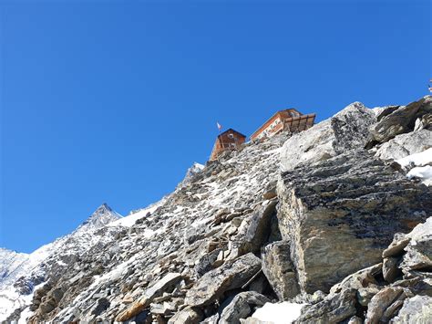 Mischabelhütte vom Zustieg Fotos hikr org