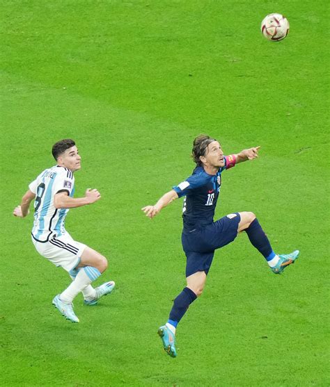 【w杯】メッシ「神セーブ」かいくぐりpkでw杯通算11ゴール目、リバコビッチは止められず カタール2022写真ニュース 日刊スポーツ