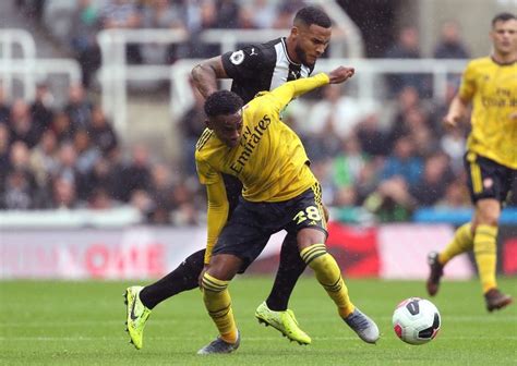 Joe Willock hailed by Arsenal fans