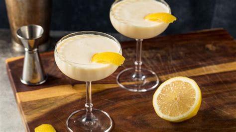 21 Best White Wine Cocktails to Drink - MyBartender