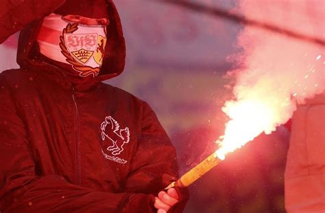 Vermummungsverbot Am Stadion In Paderborn VfB Stuttgart Fan Muss