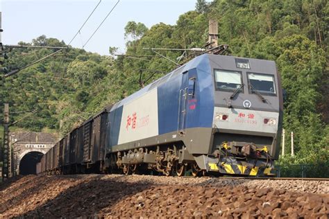 Hxd C Electric Locomotive Pulling Coal Cars With Images Electric