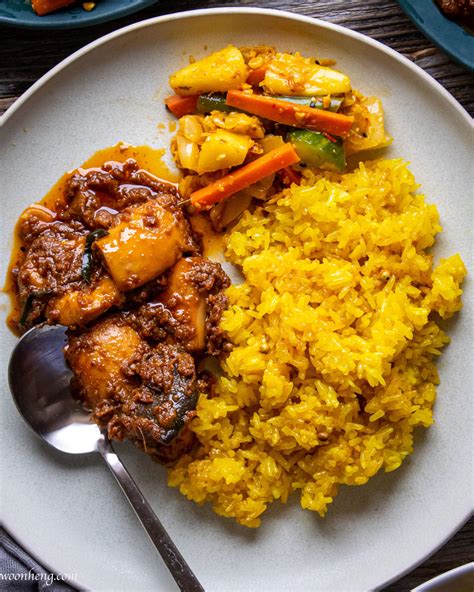 How to make a Perfect Nasi Kunyit (Turmeric Rice, 黄姜饭) - WoonHeng