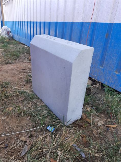 Outdoor Gray Concrete Kerb Stone For Landscaping 55 At Rs 190 Piece