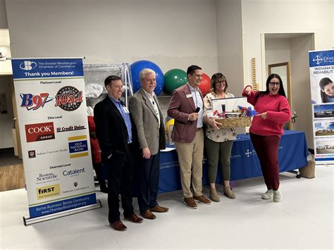 Media analysts explain how bloomington pantagraph covers regional news 25