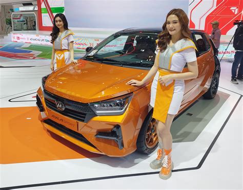 Motomobi News Tiga Unit Daihatsu Spesial Jadi Sorotan Pengunjung