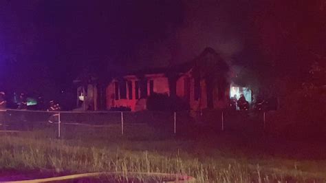 Crews Fight House Fire On Hitchcock Road In Macon Wmaz