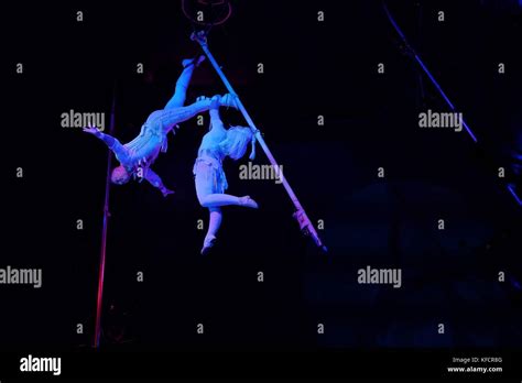 Circus performers big top hi-res stock photography and images - Alamy