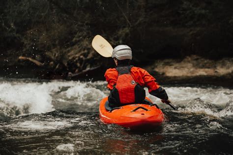 Kayaking for Beginners | The Basics You Need to Know to Get Started!