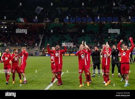 Inter monza san siro Fotos und Bildmaterial in hoher Auflösung Alamy