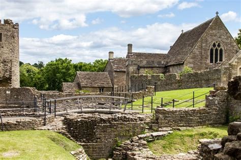 Eight historic castles near Bristol - from Chepstow Castle to Berkeley ...