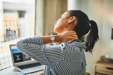 Qué Puedes Hacer Para Aliviar El Cuello Rígido