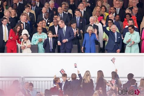 La Familia Real Británica y Pablo y Marie Chantal de Grecia en el