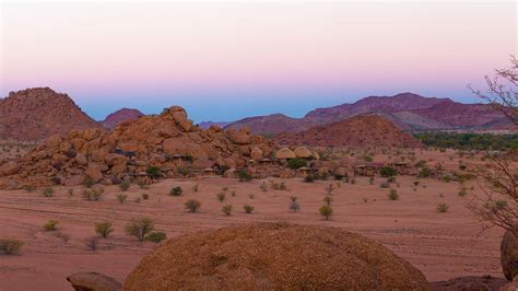 Camp Kipwe - Luxury Lodge in the Damaraland, 15 km north of Twyfelfontein