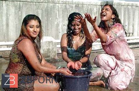 Indian Femmes Playing Holy ZB Porn