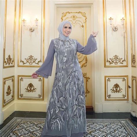 10 Inspirasi Baju Kondangan Hijab Venna Melinda Sosialita