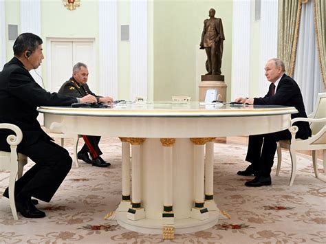 Putin Meets Chinas Defence Minister Hails Military Ties Politics