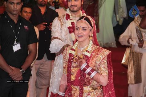 Celebs At Esha Deol Wedding Photo 60 Of 75