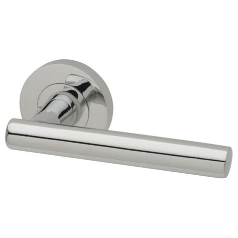 Door Handles UK-Lynx Door Handles on a 51mm Round Rose in Polished Chrome from UK Door Handles.