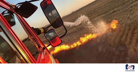 El Incendio De Una Cosechadora Provoc Que Se Quemen Hect Reas De