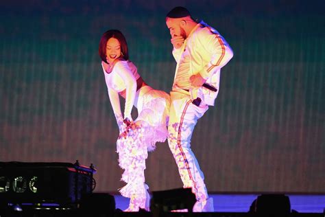 Rihanna and Drake’s First Live Performance of ‘Work,’ in Gifs - Racked