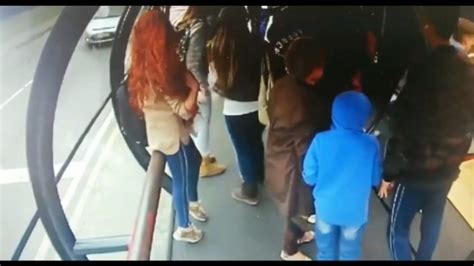 Polícia divulga retrato falado de suspeito de esfaquear jovem em ônibus