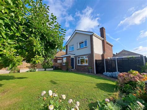 3 Bed Detached House For Sale In Kelvin Grove Portchester Fareham