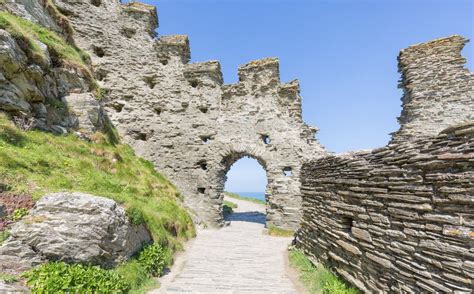 15 Best Things to Do in Tintagel (Cornwall, England) - The Crazy Tourist