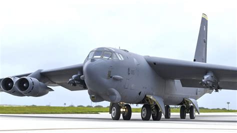 Amazing facts about the Boeing B-52 Stratofortress - Crew Daily