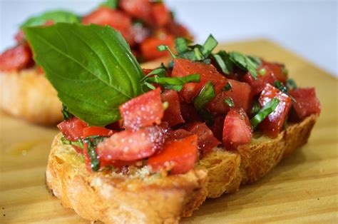 Bruschettas De Tomate Fresco Y Albahaca Yolanda Pincholos