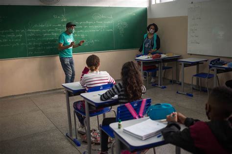 Apenas 70 5 Dos Jovens Mais Pobres Têm Acesso Ao Ensino Médio Cnn Brasil