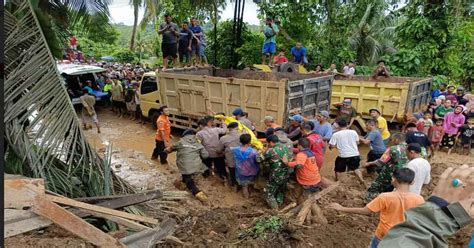 Tiga Orang Meninggal Dunia Pasca Banjir Dan Longsor Di Kabupaten Padang