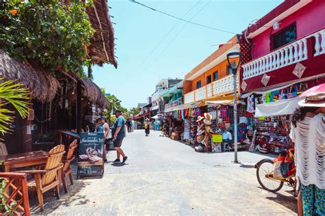 Isla Mujeres Travel Guide