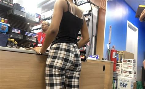 Petite Milf With Wide Hips And Fat Plump Ass Oc Spandex Leggings Yoga Pants Forum