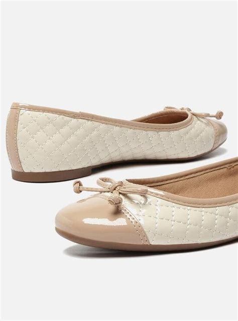 Sapatilha Off White E Nude Arezzo Classic ZZ MALL