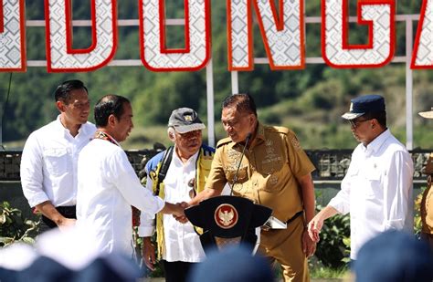 Koran Manado Gubernur Olly Dampingi Presiden Jokowi Resmikan