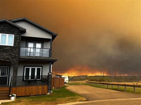 Wildfire In Alberta Oilsands Prompts Partial Evacuation Financial Post