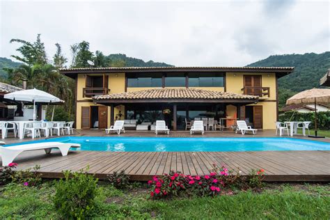 Casa A Venda Ubatuba - Casa à Venda Frente ao Mar na Praia de Fortaleza em Ubatuba com