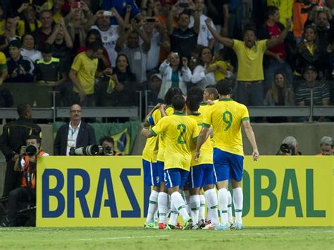 Fora De Jogo No Mineirão Brasil Vira Partida Contra O Chile Mas