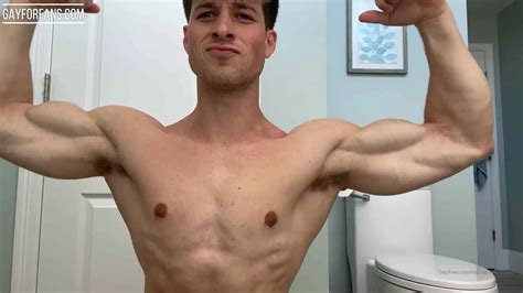 Hotboy Nick Sandell Flexing Naked Before Getting In The Shower